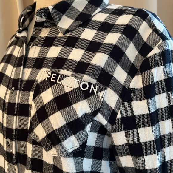 Like new Peloton flannel shirt size Small - Picture 3 of 9